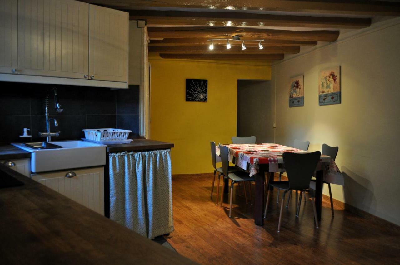 Hostel El Moli Органя Екстериор снимка
